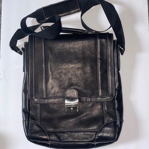 WILSONS LEATHER BAG